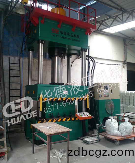 HDY71係(xi)列(lie)四柱(zhu)液壓機(ji)